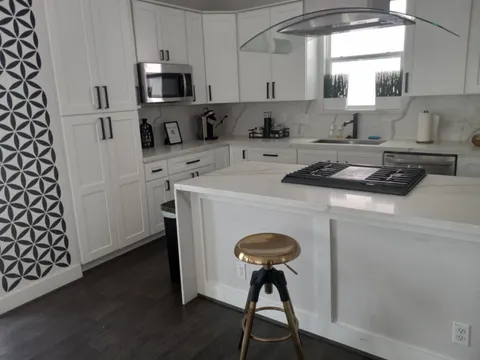 Kitchen cleaned by Alonso Cleaning Services