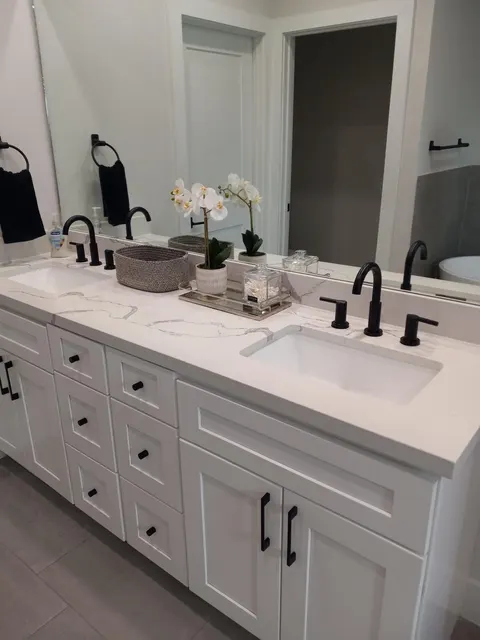Bathroom cleaned by Alonso Cleaning Services
