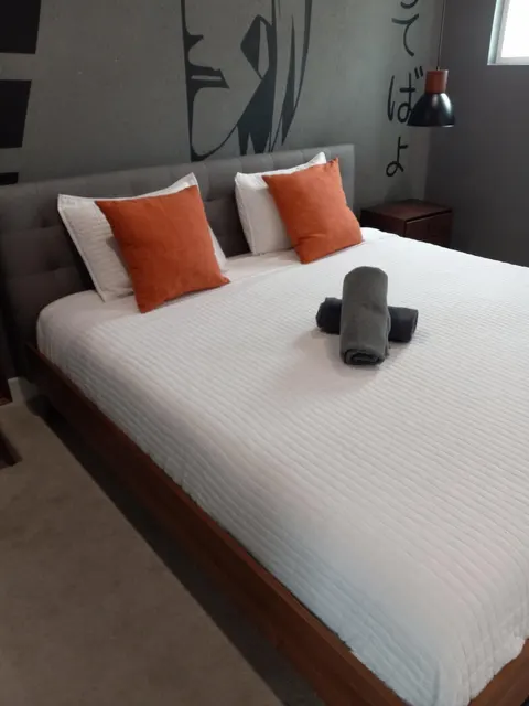 Bedroom cleaned by Alonso Cleaning Services