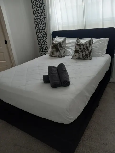Bedroom cleaned by Alonso Cleaning Services