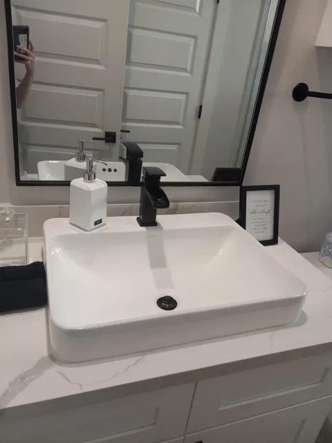 Bathroom cleaned by Alonso Cleaning Services