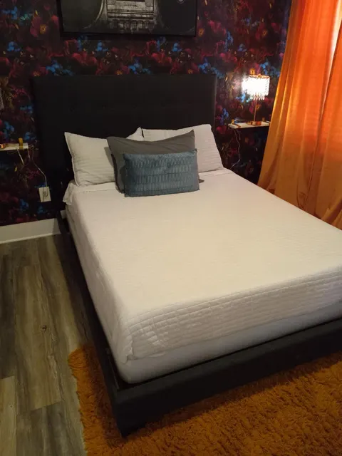 Bedroom cleaned by Alonso Cleaning Services