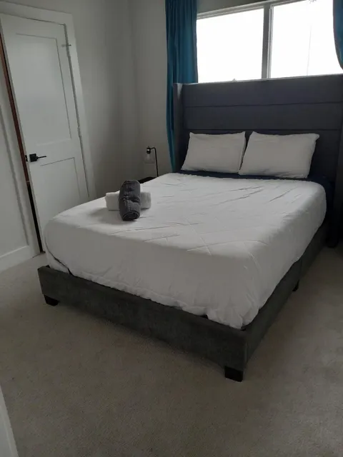 Bedroom cleaned by Alonso Cleaning Services